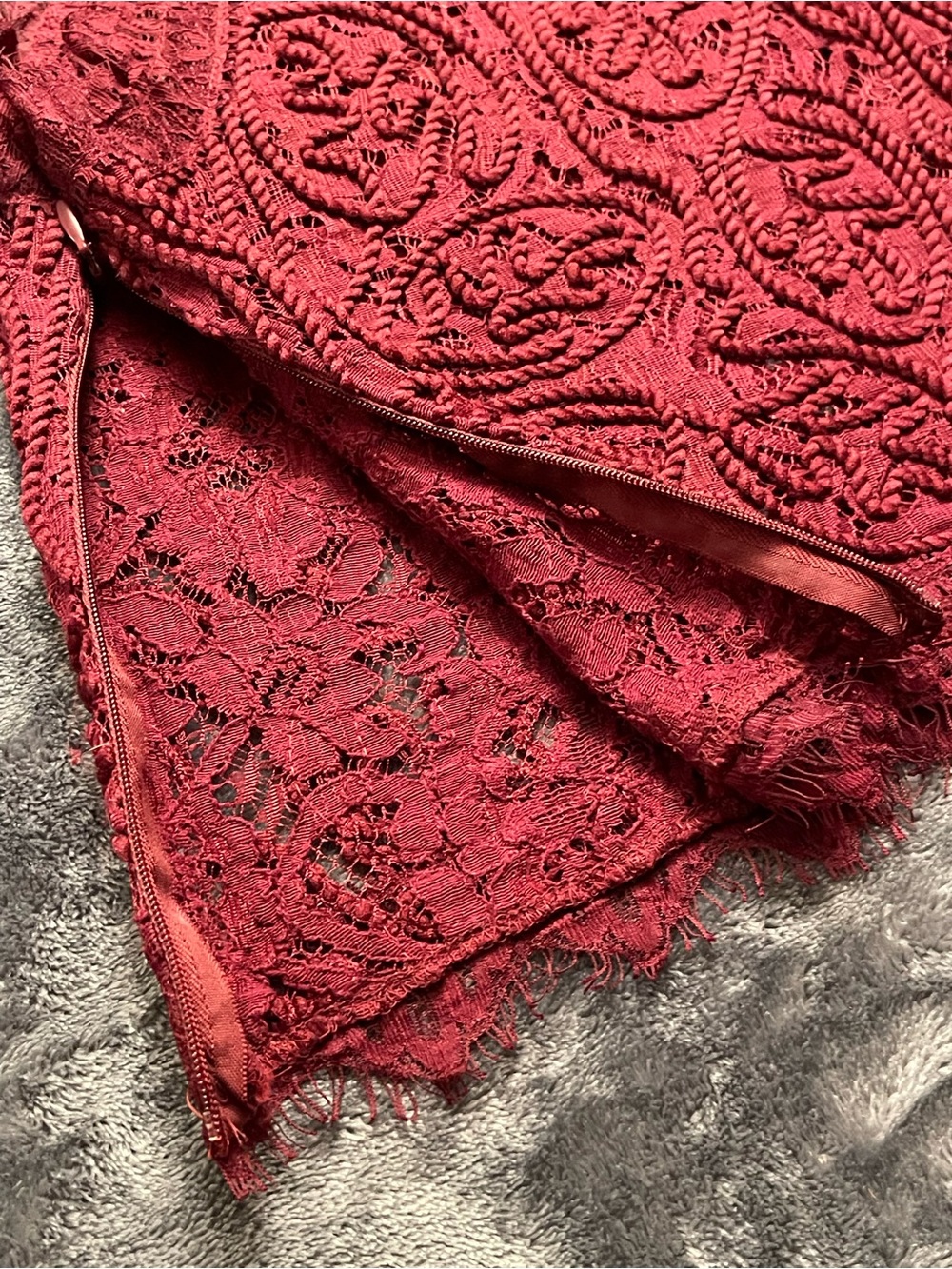 Sans Souci Wine Red Lace Cropped Tank - Picture 7 of 7